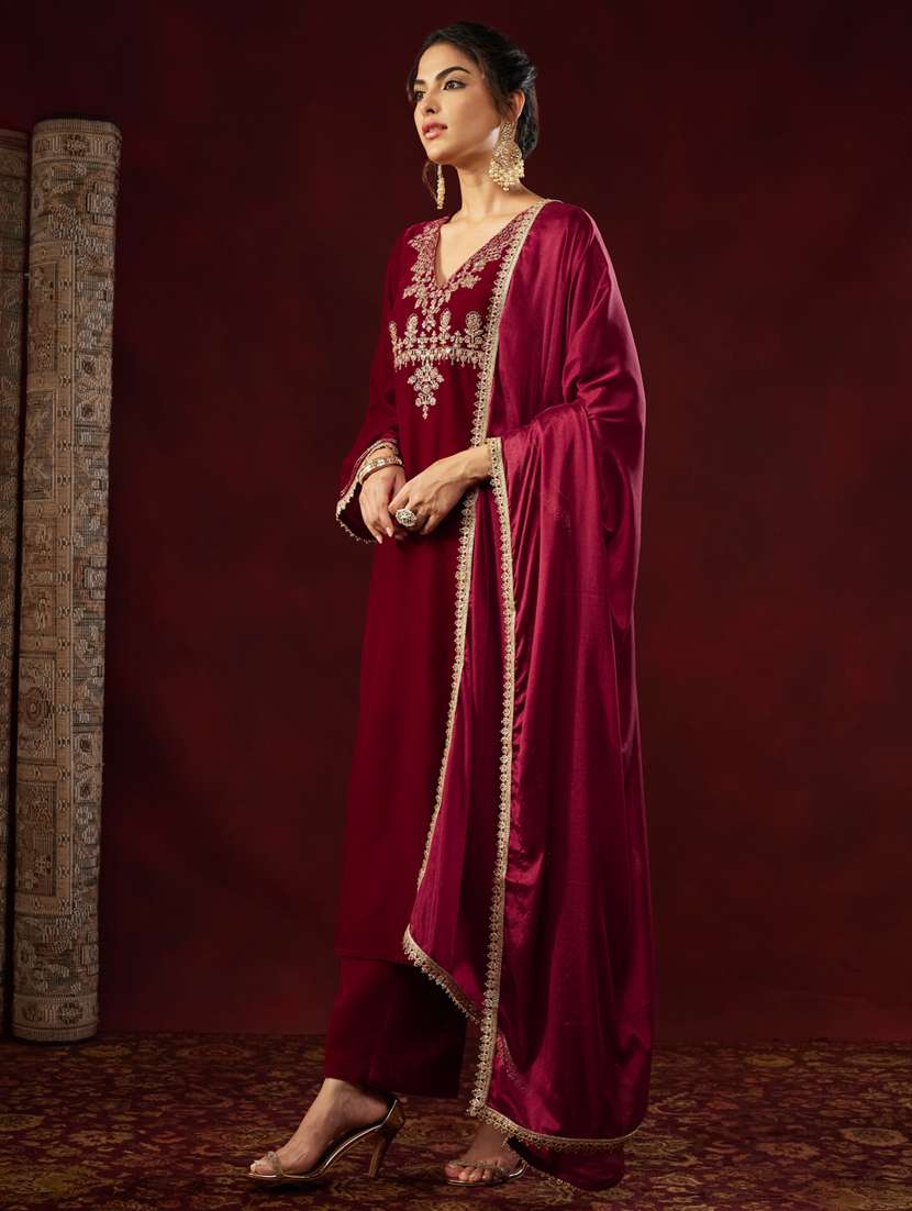 women red kurta dupatta set - 22439915 -  Standard Image - 3