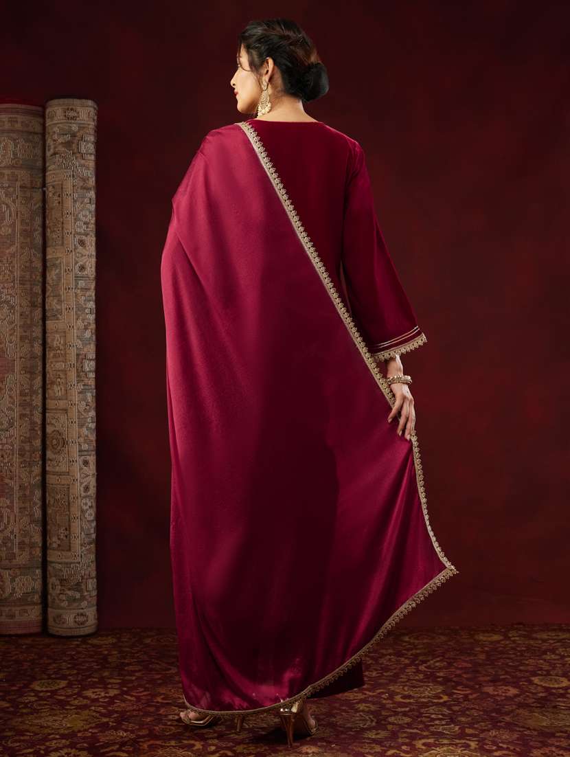 women red kurta dupatta set - 22439915 -  Standard Image - 5