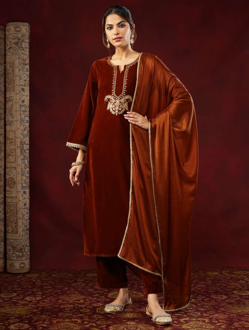 women brown kurta dupatta set