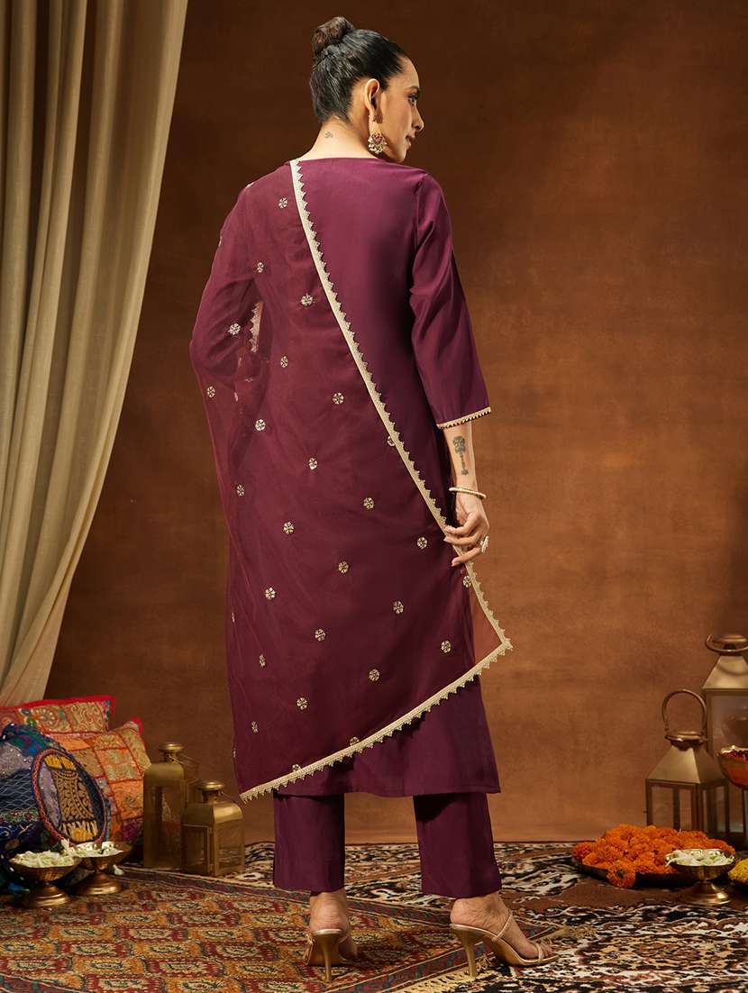 Women Three Quarter Sleeve Kurat And Pant With Dupatta Set - 22439937 -  Standard Image - 5