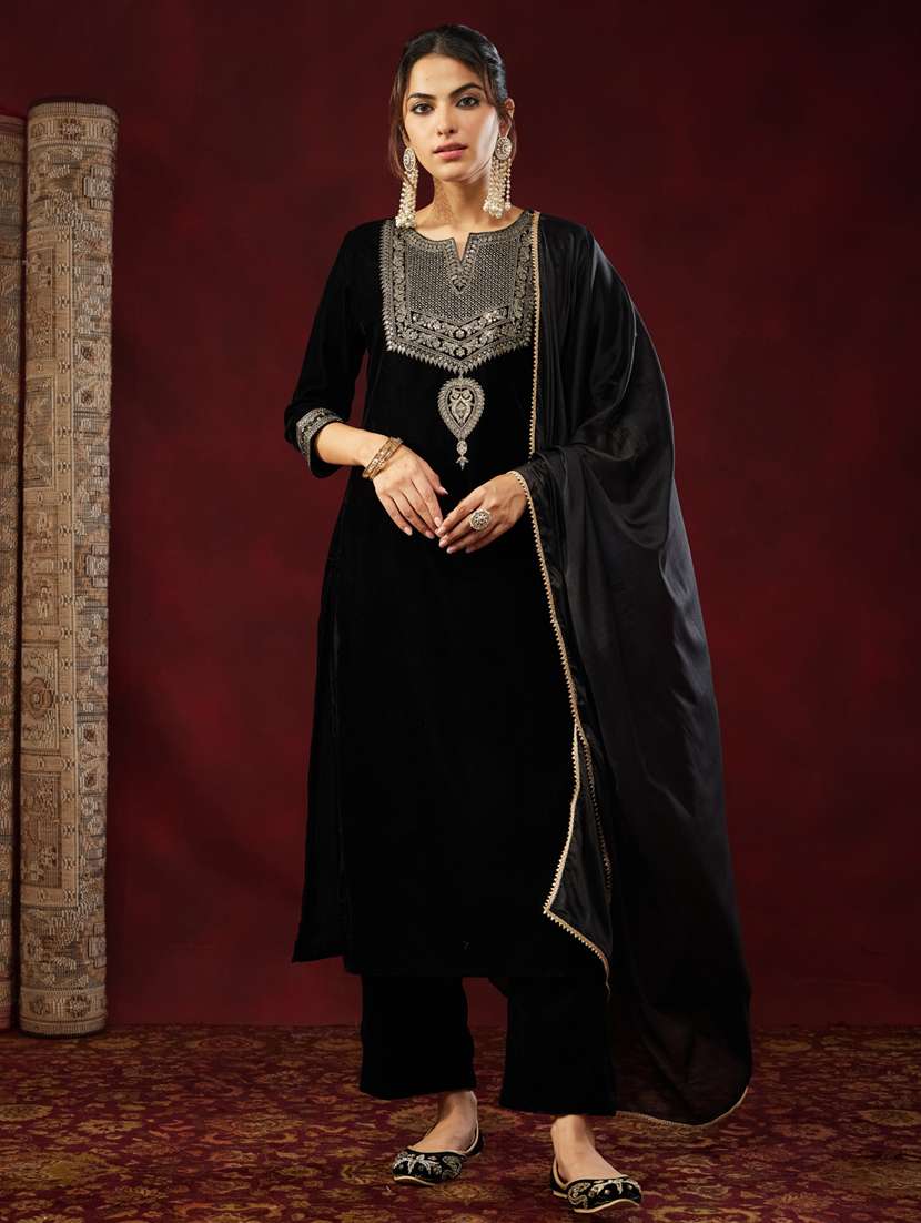 women black kurta dupatta set