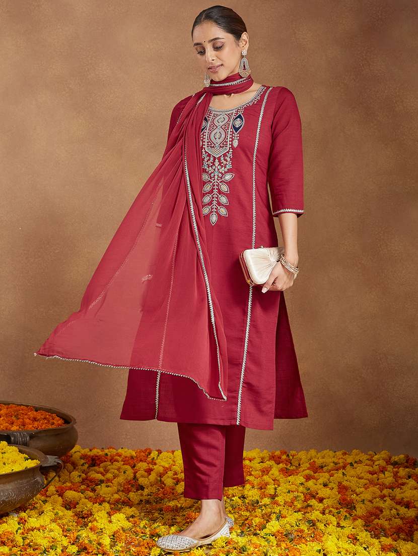 women maroon kurta dupatta set - 22439972 -  Standard Image - 3