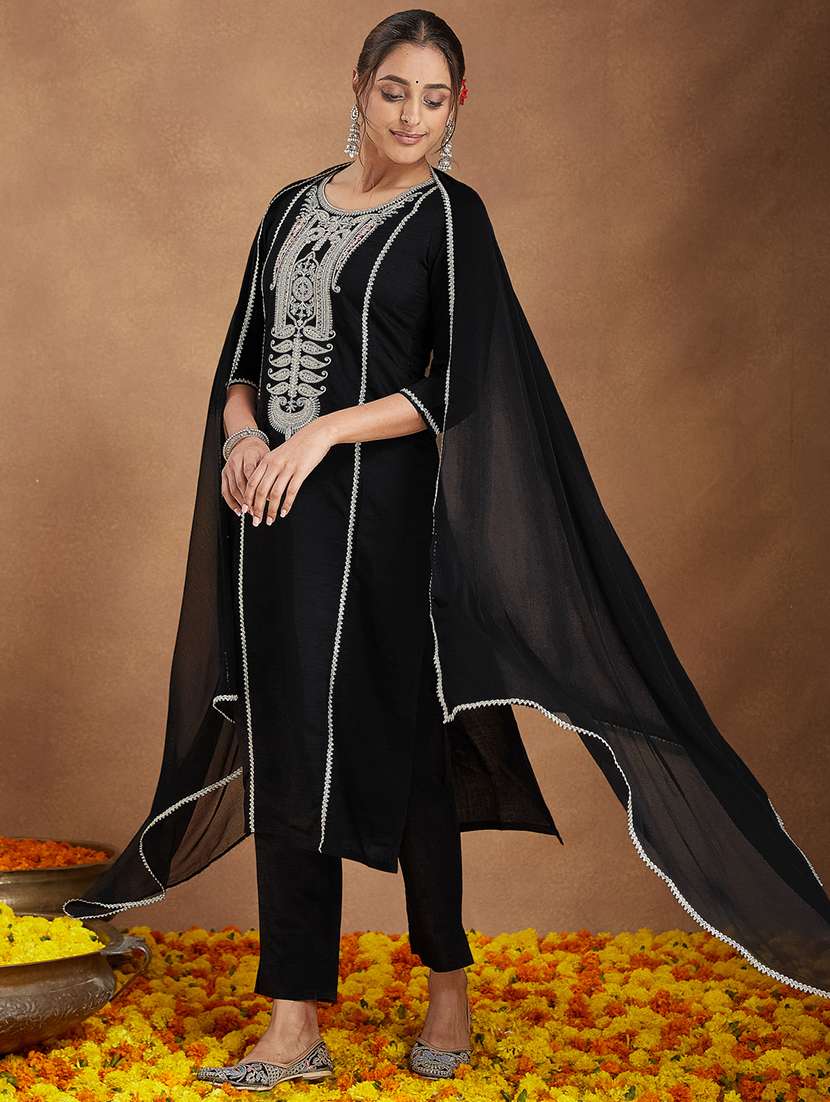 women black kurta dupatta set