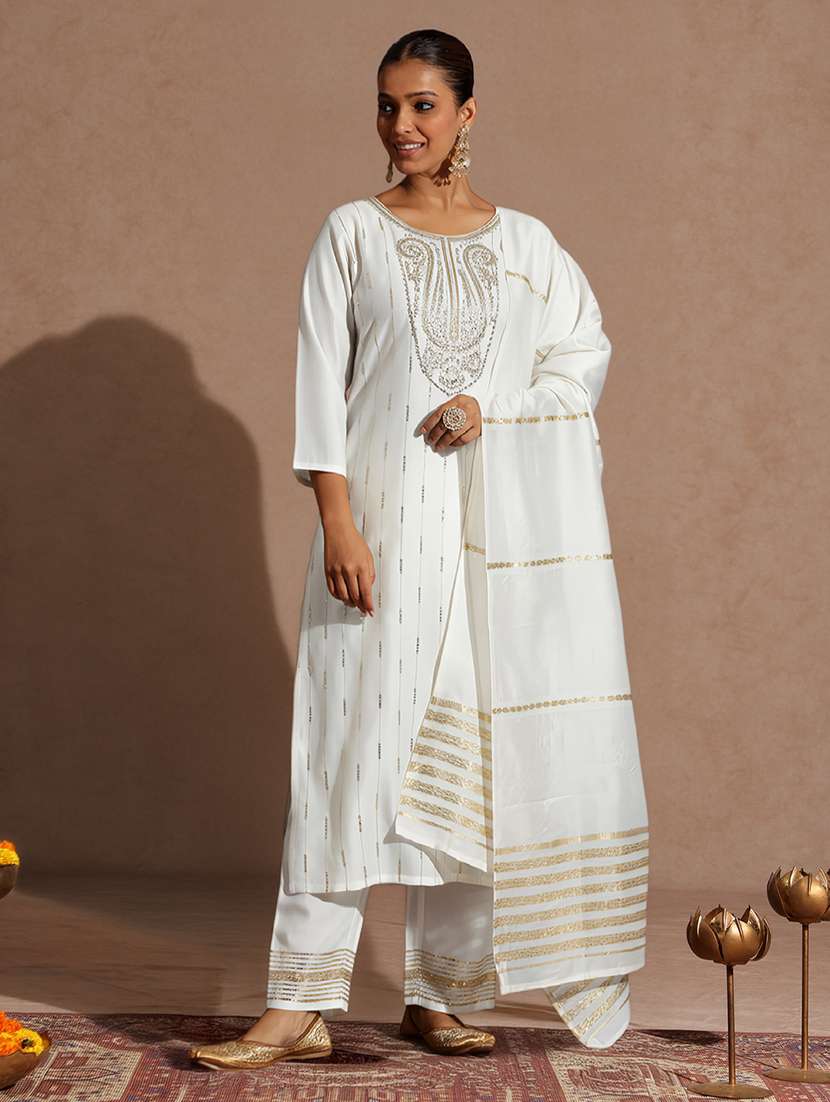 women off white kurta dupatta set