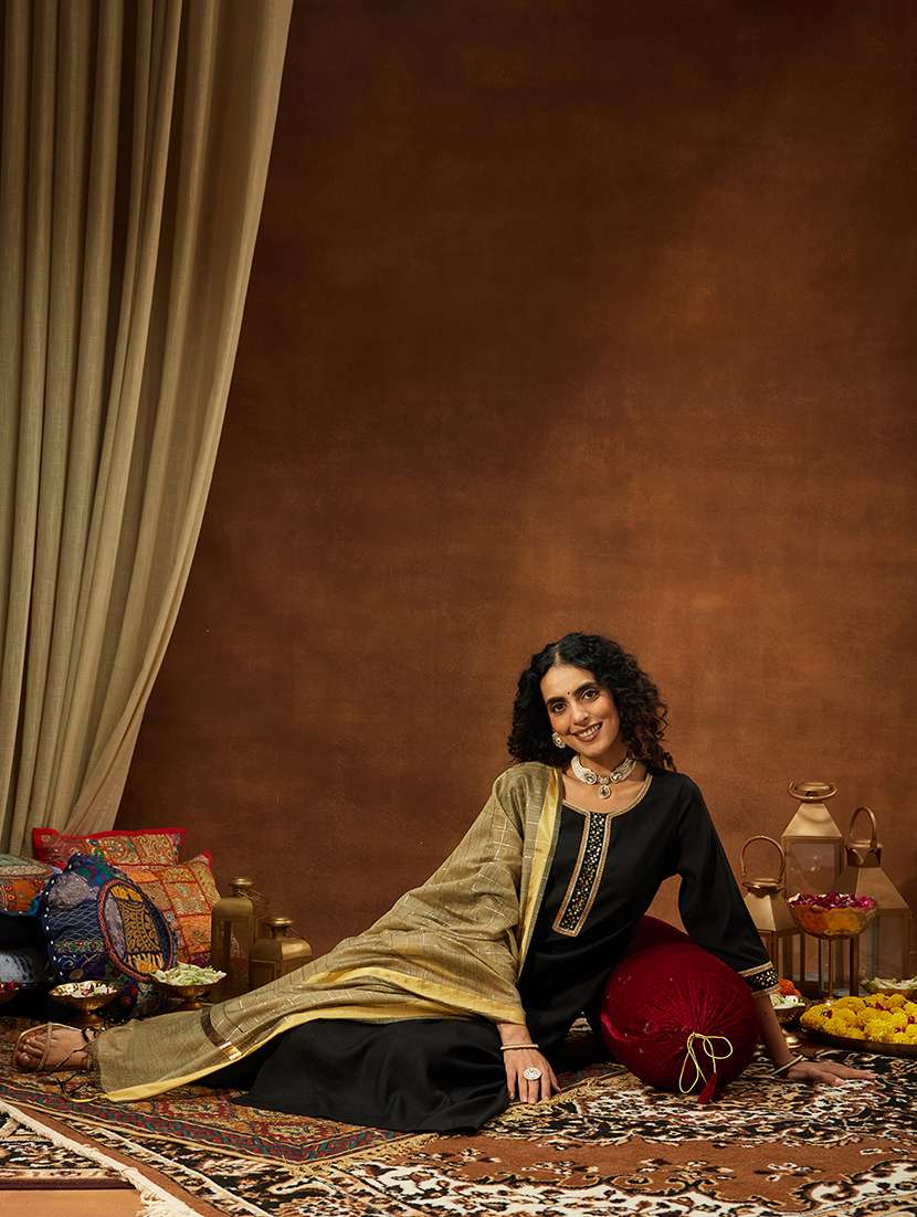 Women Black Kurta Dupatta Set - 22439982 -  Standard Image - 5