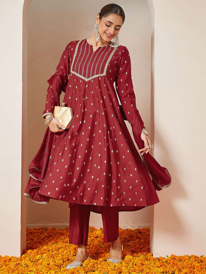 women maroon kurta pant set