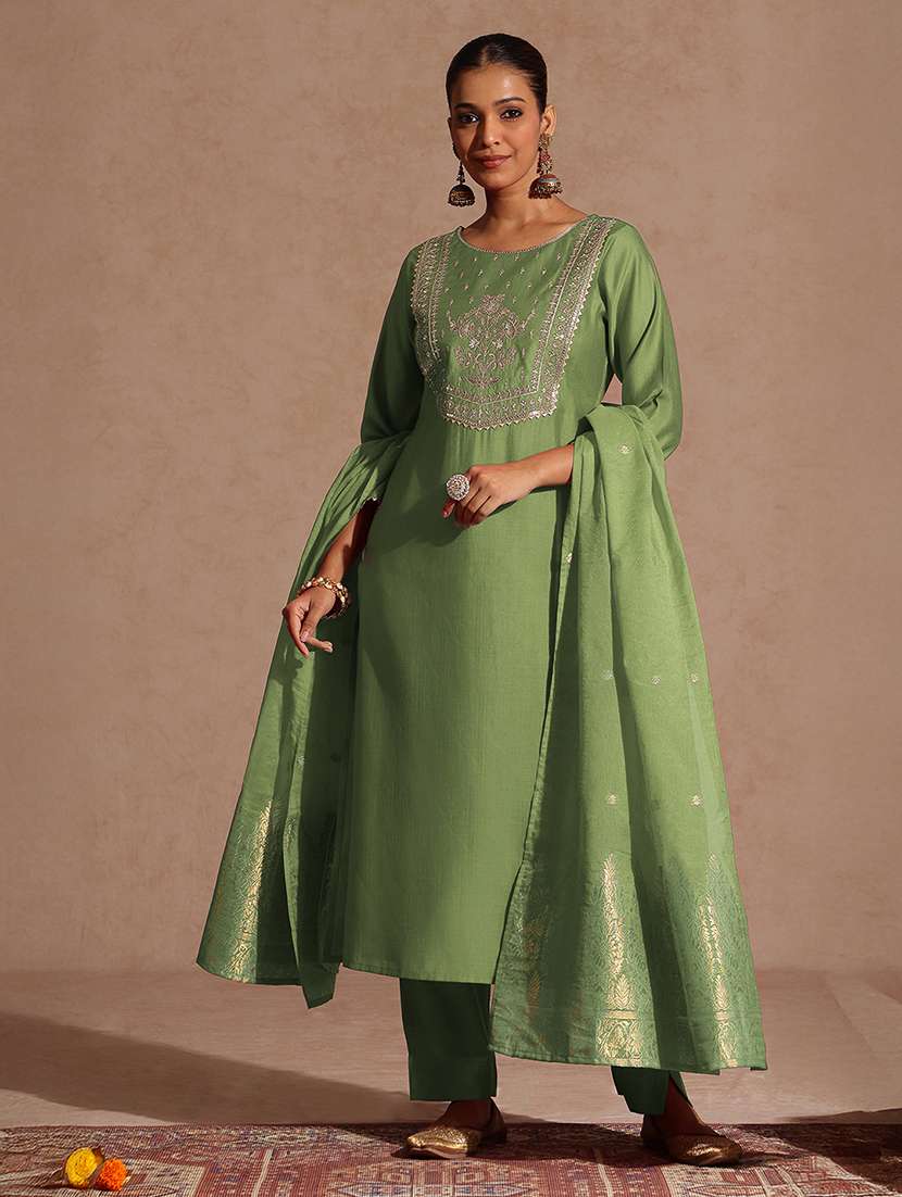 women green kurta dupatta set