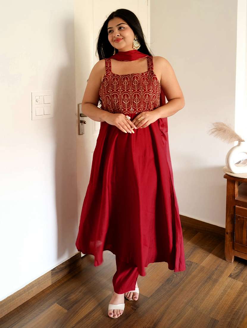 women maroon kurta pant set - 22440046 -  Standard Image - 3
