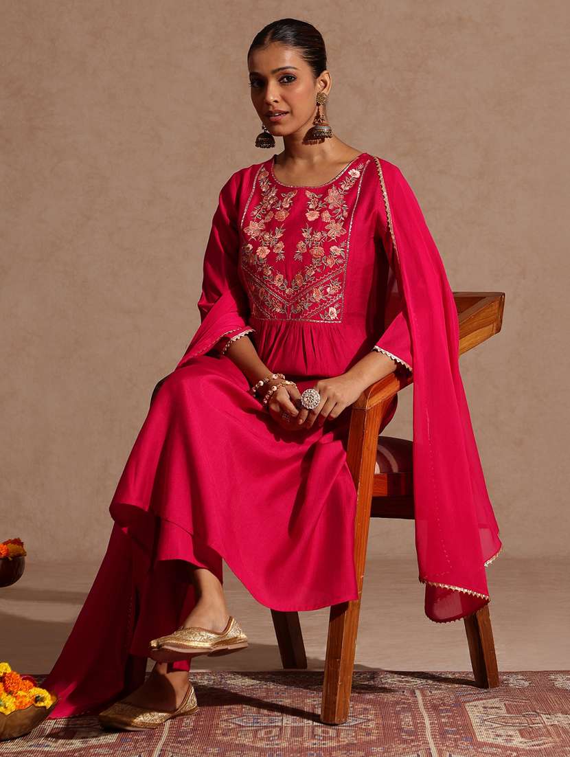 women pink kurta dupatta set - 22440047 -  Standard Image - 3