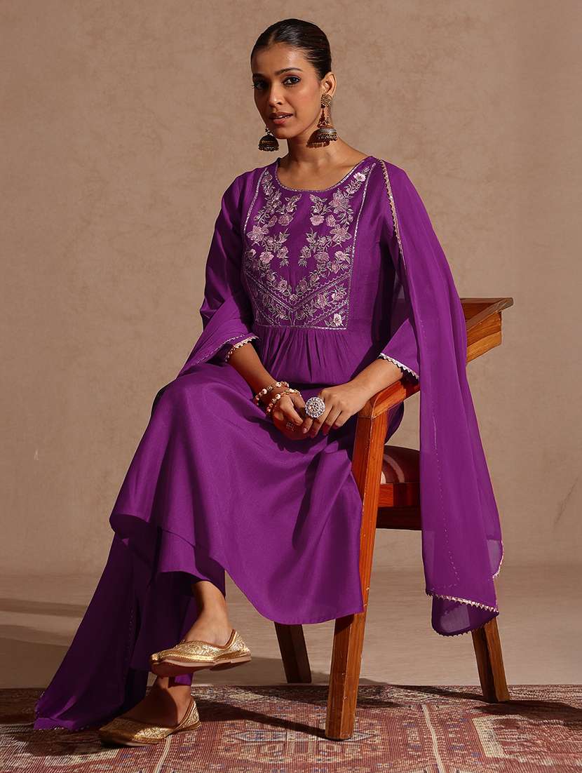 women purple kurta dupatta set - 22440048 -  Standard Image - 3