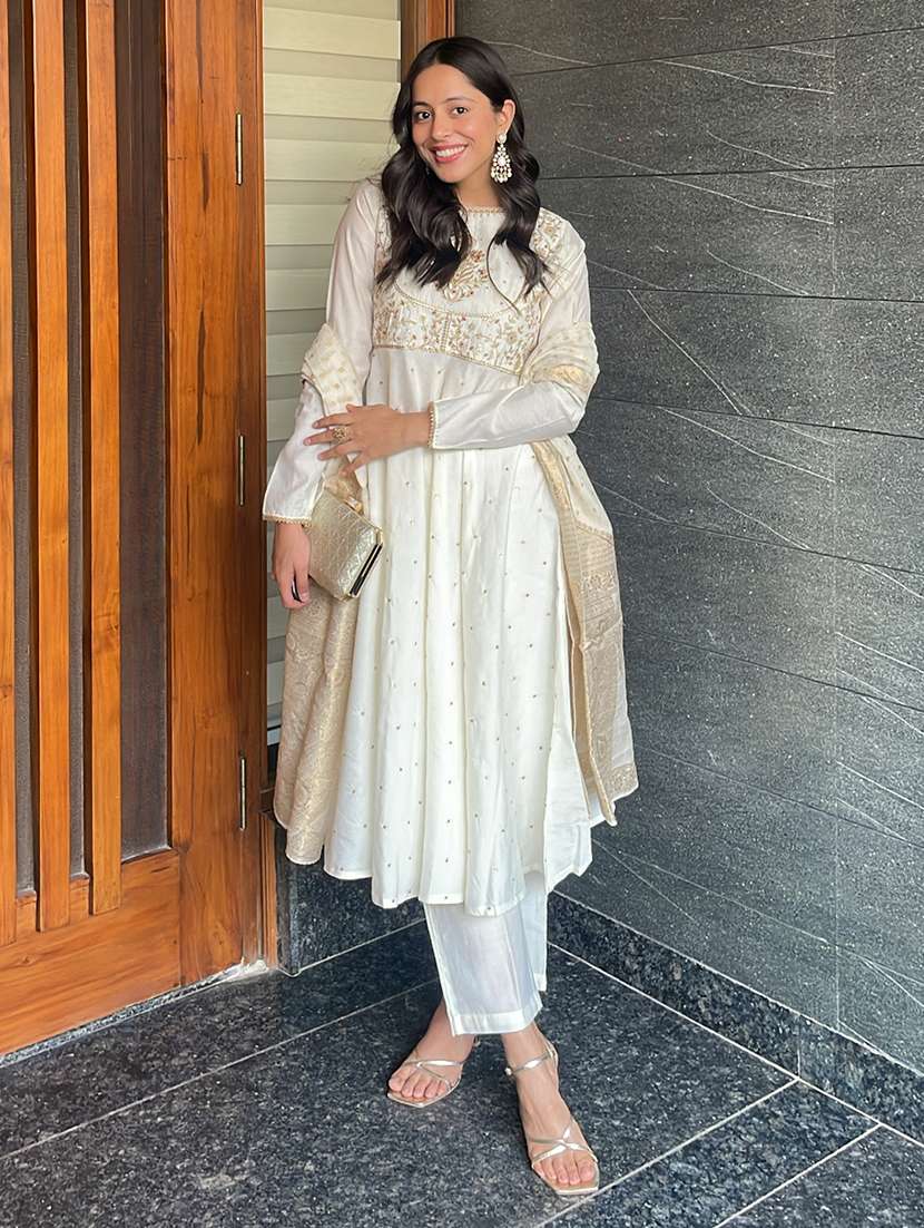 women off white kurta pant set - 22440050 -  Standard Image - 3