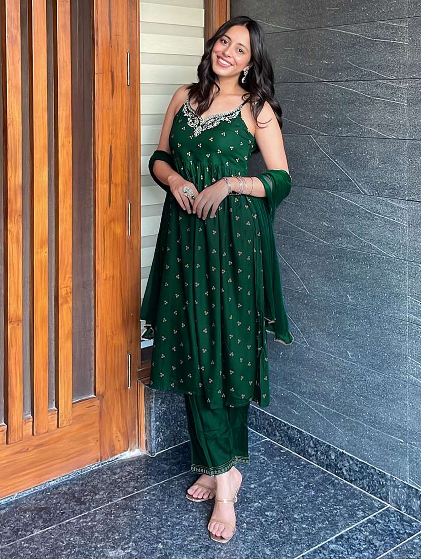 women green kurta pant set - 22440056 -  Standard Image - 3