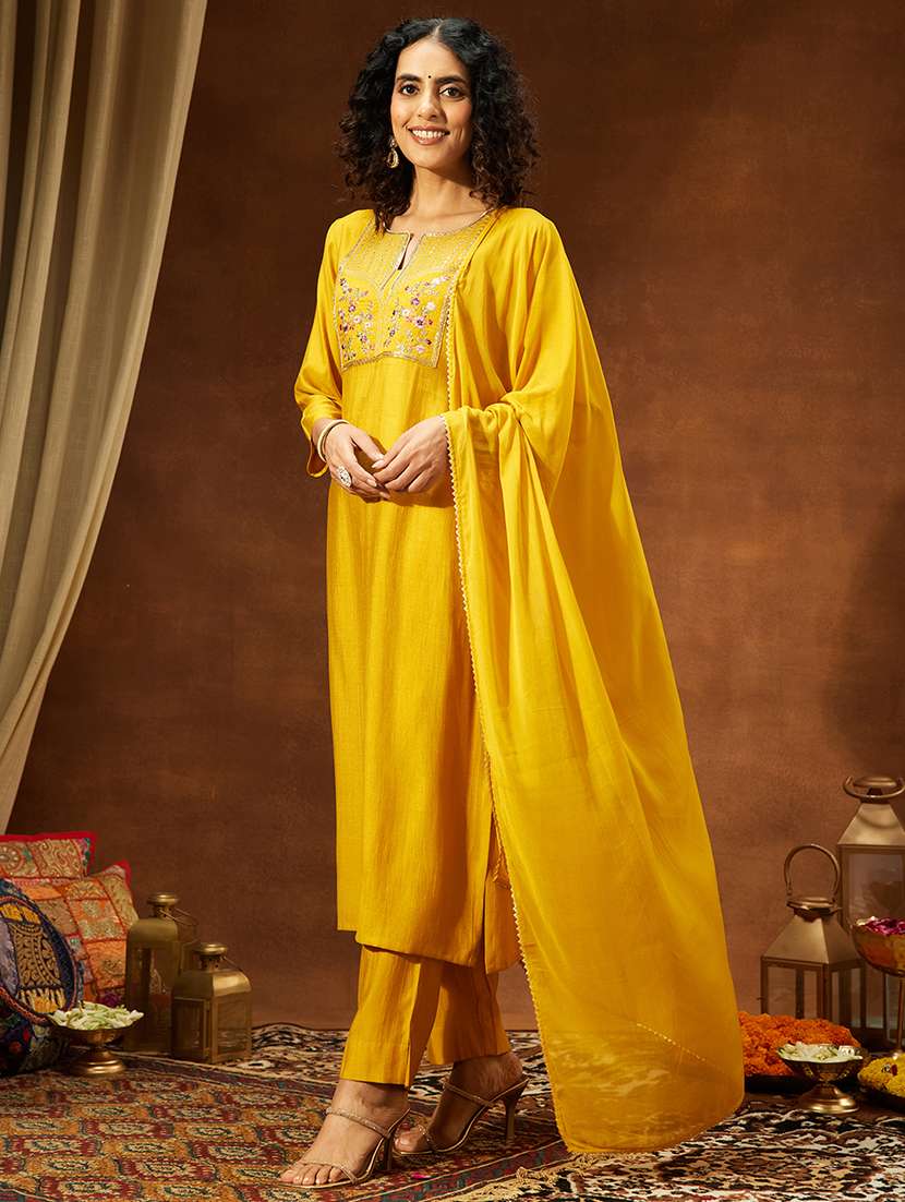 women mustard kurta dupatta set - 22440076 -  Standard Image - 3