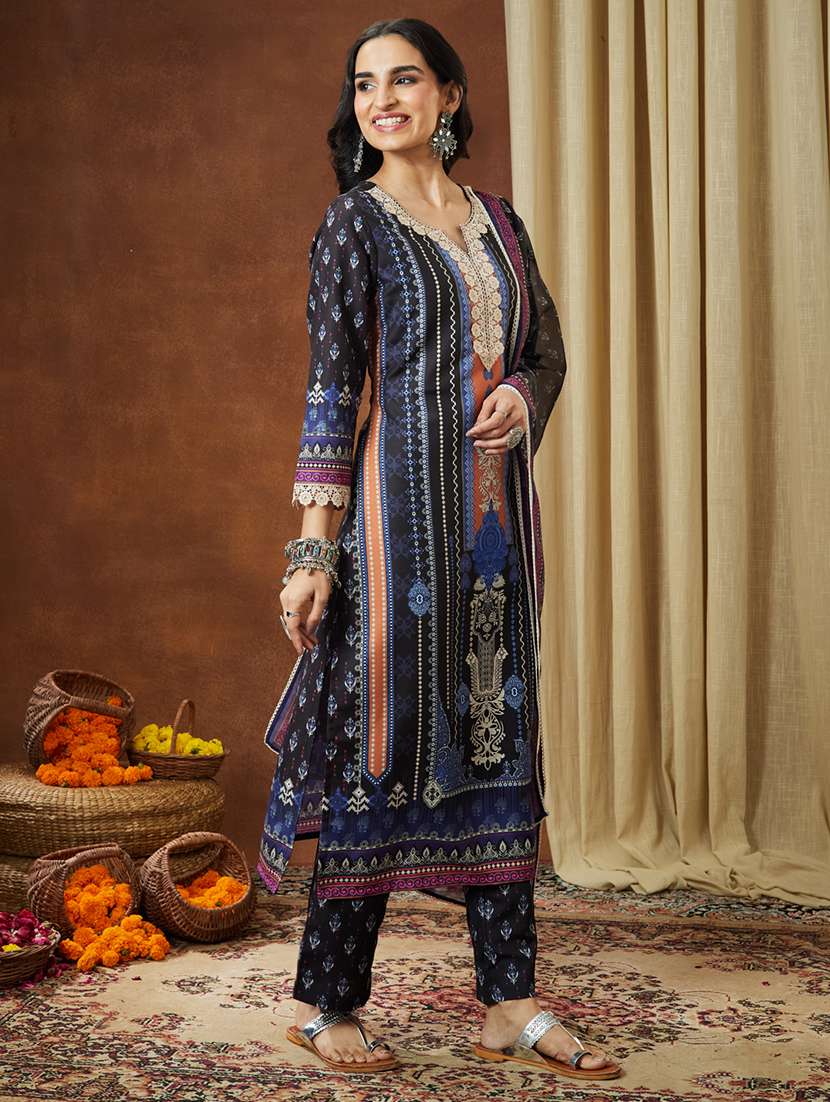 women black kurta dupatta set - 22440079 -  Standard Image - 3
