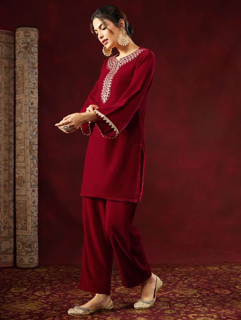 women maroon co-ord set - 22440093 -  Standard Image - 3