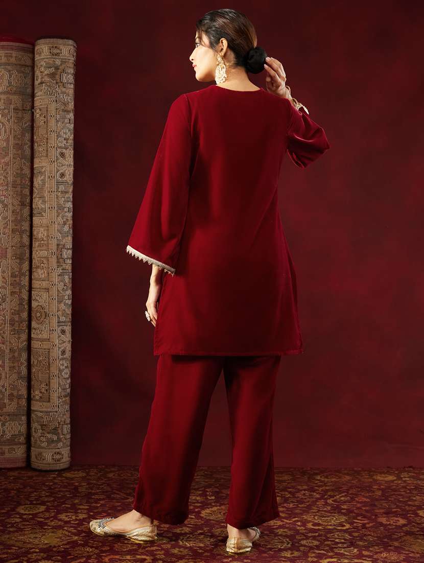 women maroon co-ord set - 22440093 -  Standard Image - 5