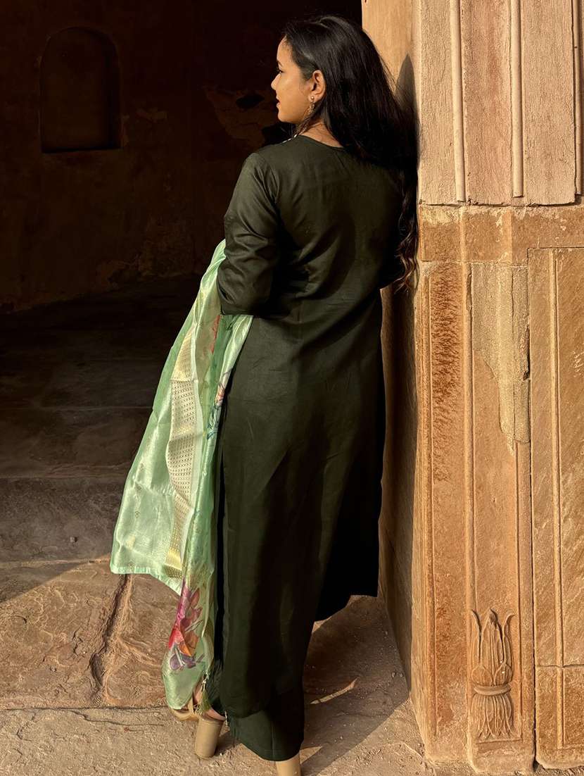 women solid with work three quarter sleeve kurta pant with dupatta set - 22440133 -  Standard Image - 3