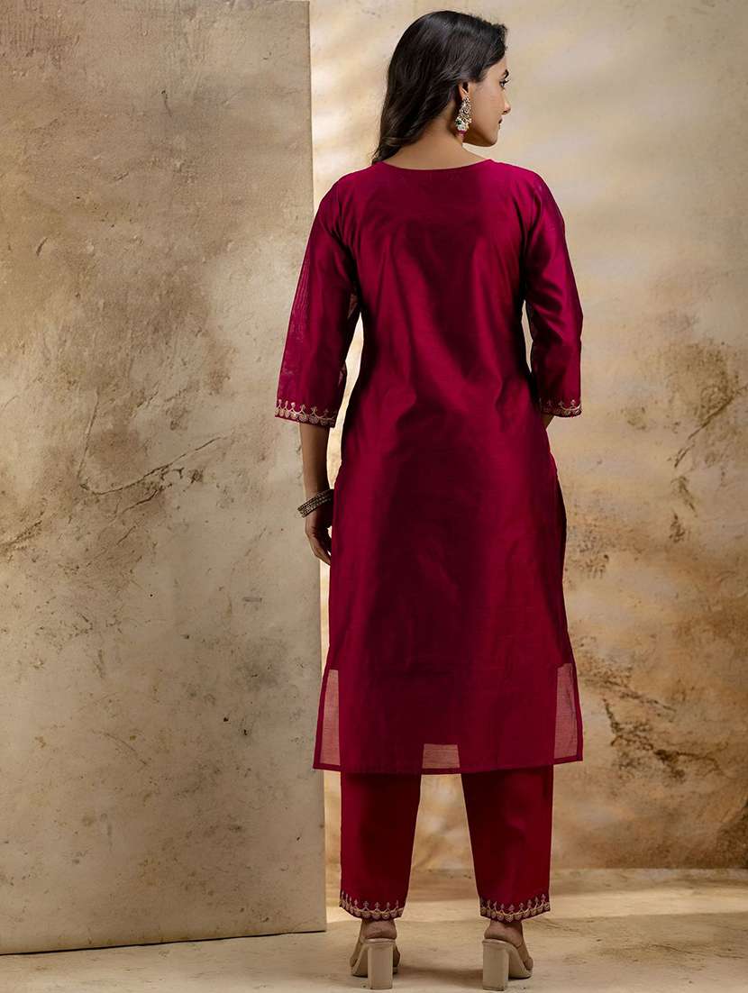 women self design red kurta dupatta set - 22440235 -  Standard Image - 3