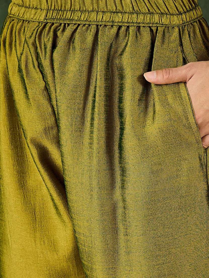 women self design green kurta dupatta set - 22440236 -  Standard Image - 3