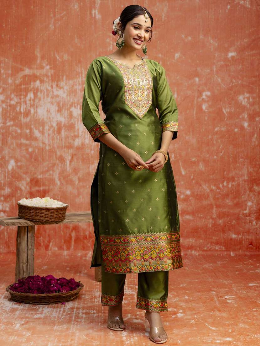women self design green kurta dupatta set