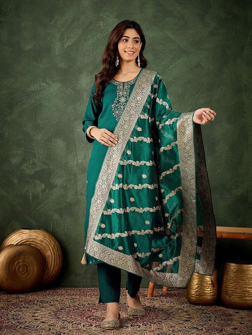 women self design green kurta dupatta set
