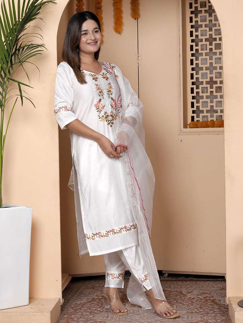women embroidered three quarter sleeve kurta pant with dupatta set