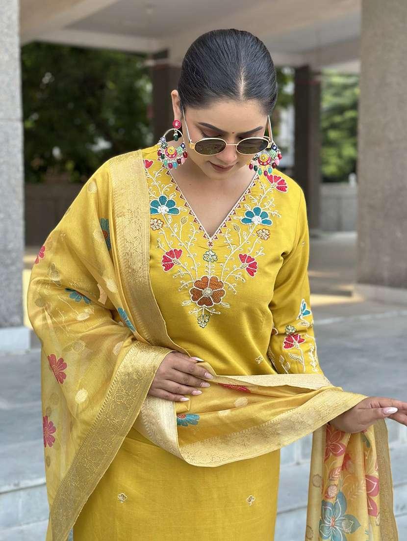 women yellow kurta dupatta set - 22440373 -  Standard Image - 3