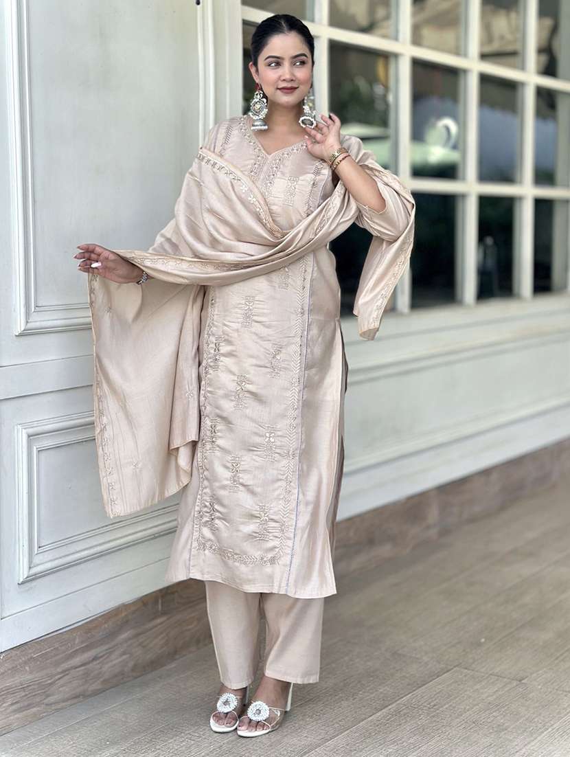 women beige kurta dupatta set