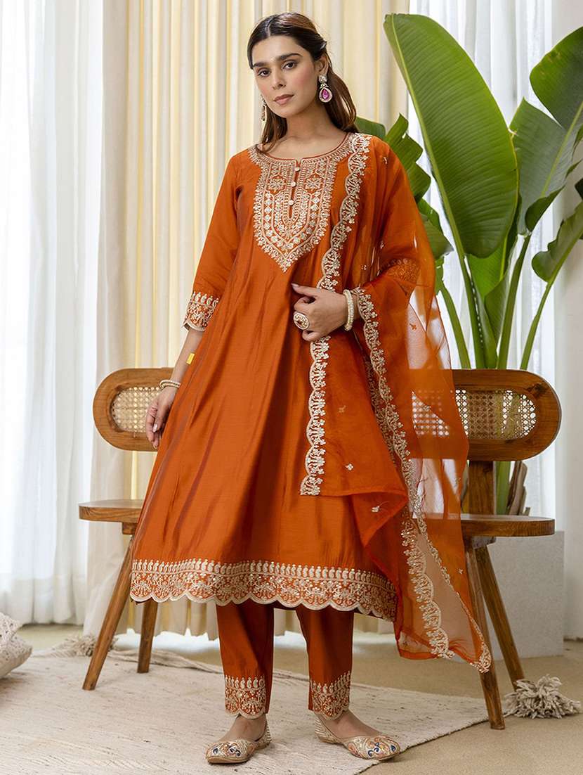 women self design orange kurta dupatta set