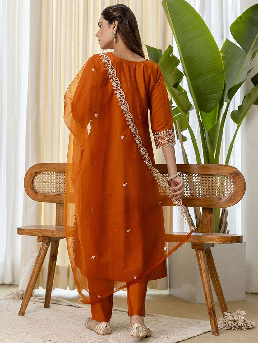 women self design orange kurta dupatta set - 22440417 -  Standard Image - 3