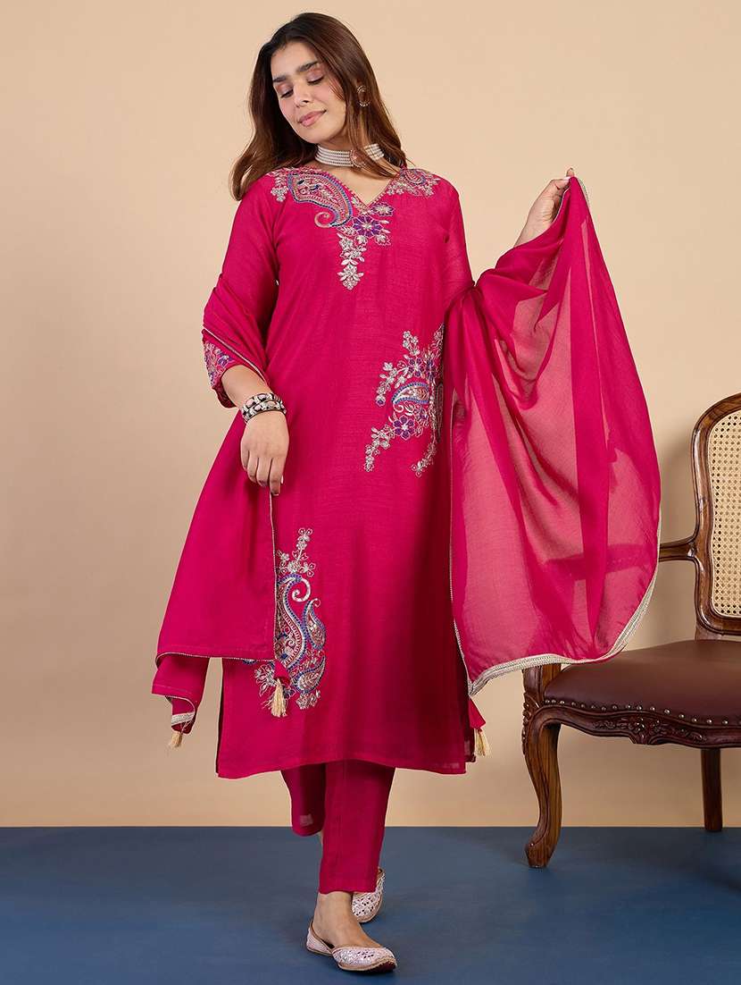 women solid with work three quarter sleeve kurta pant with dupatta set