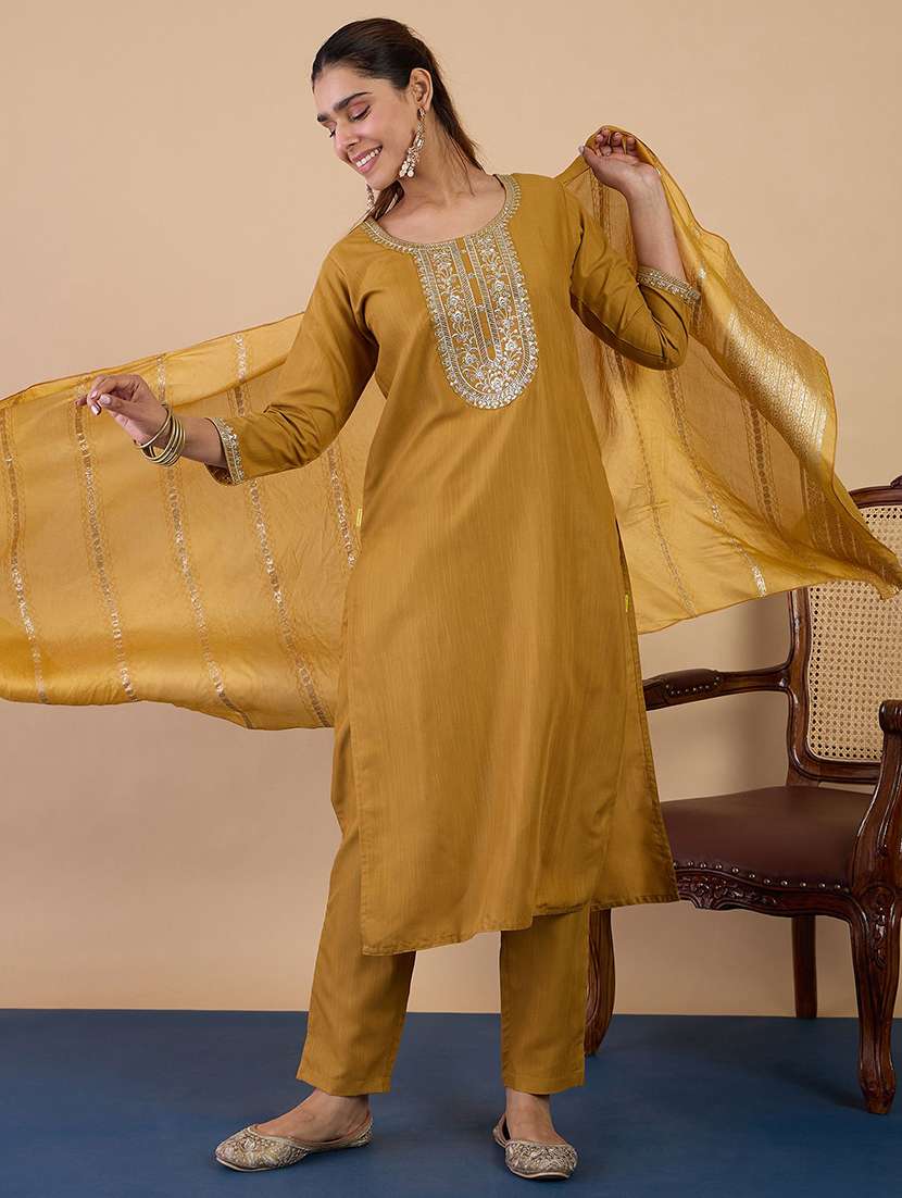 women solid with work three quarter sleeve kurta pant with dupatta set