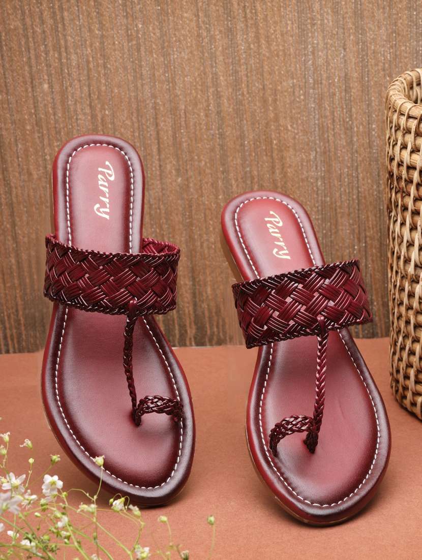 women solid slip on flat sandals