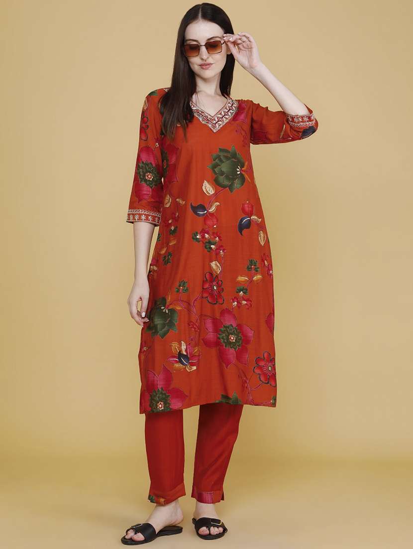 women printed three quarter sleeves kurta and pant set