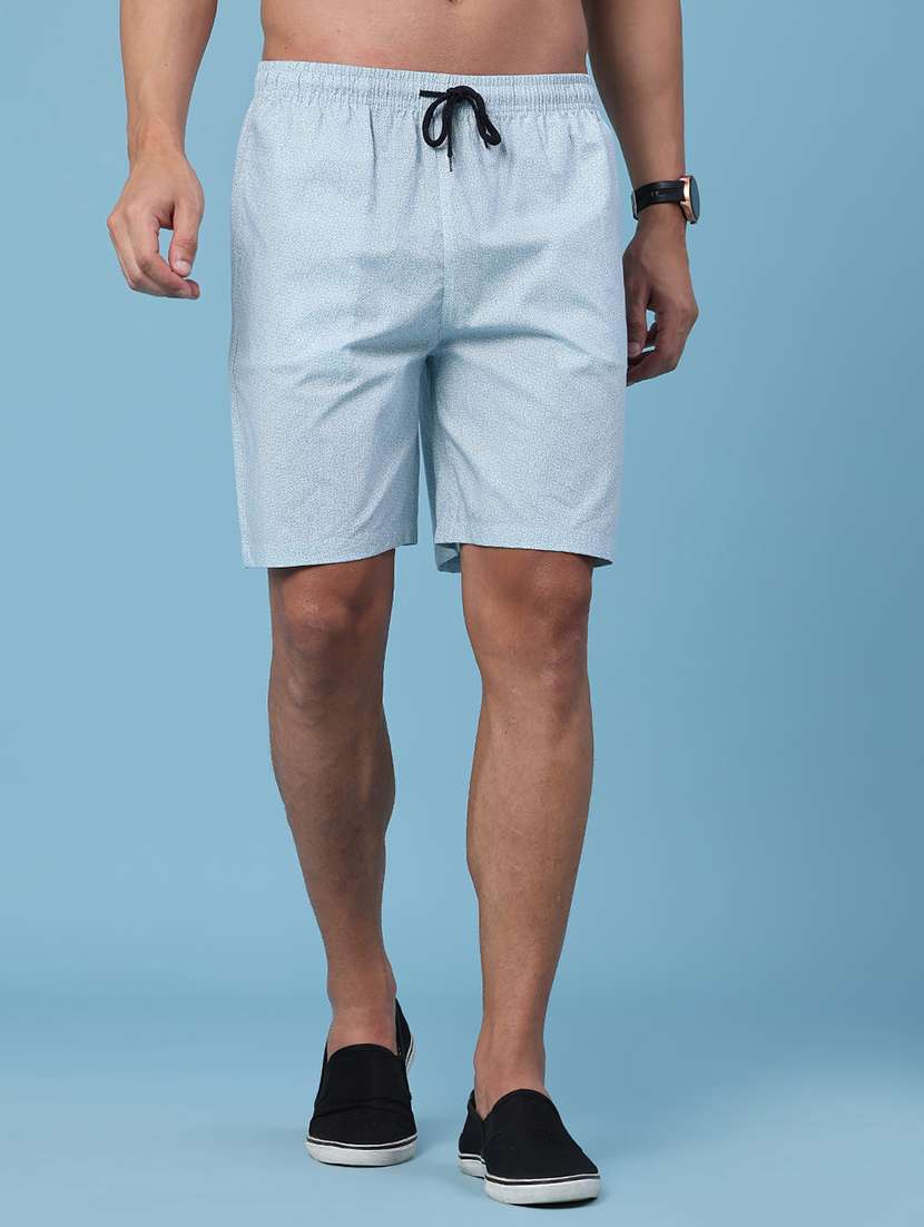 men printed mid rise regular fit shorts