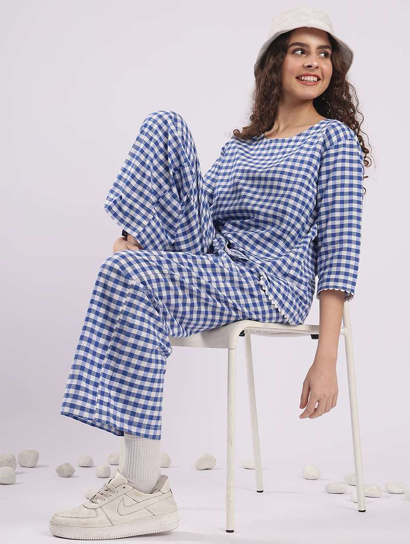 women checkered nightwear pyjama set