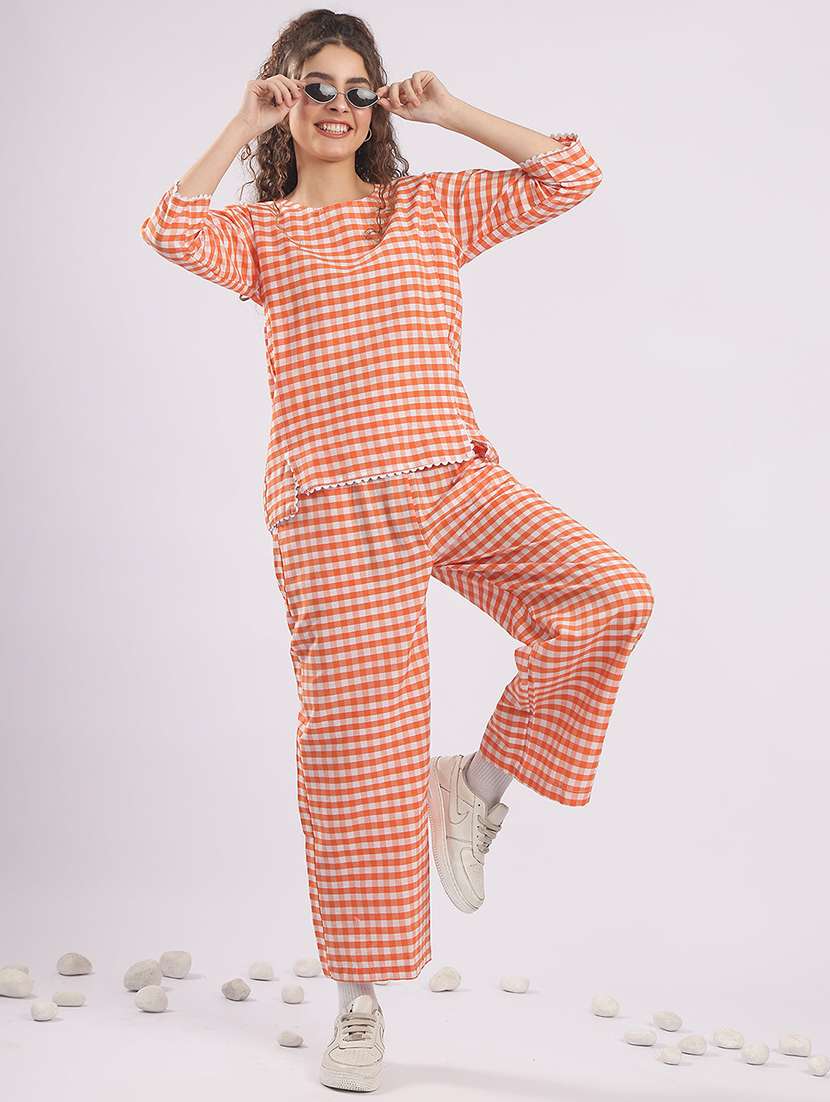 women checkered nightwear pyjama set