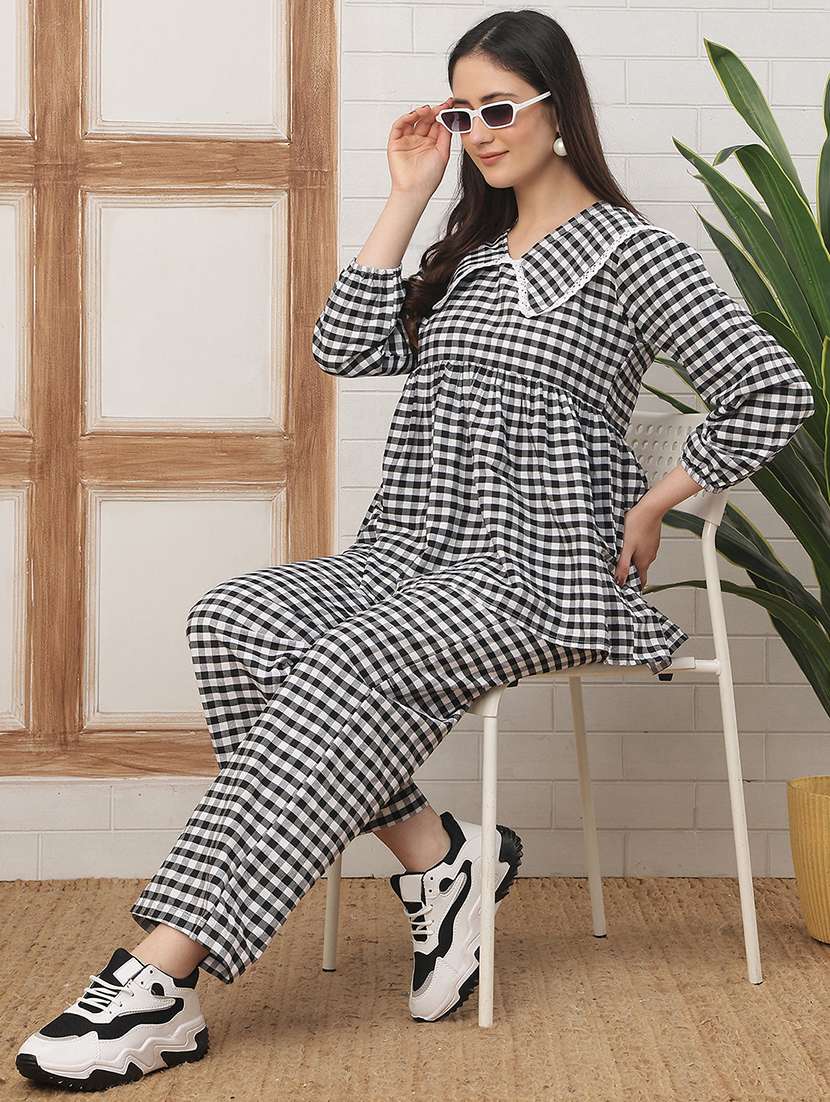 women checkered nightwear pyjama set