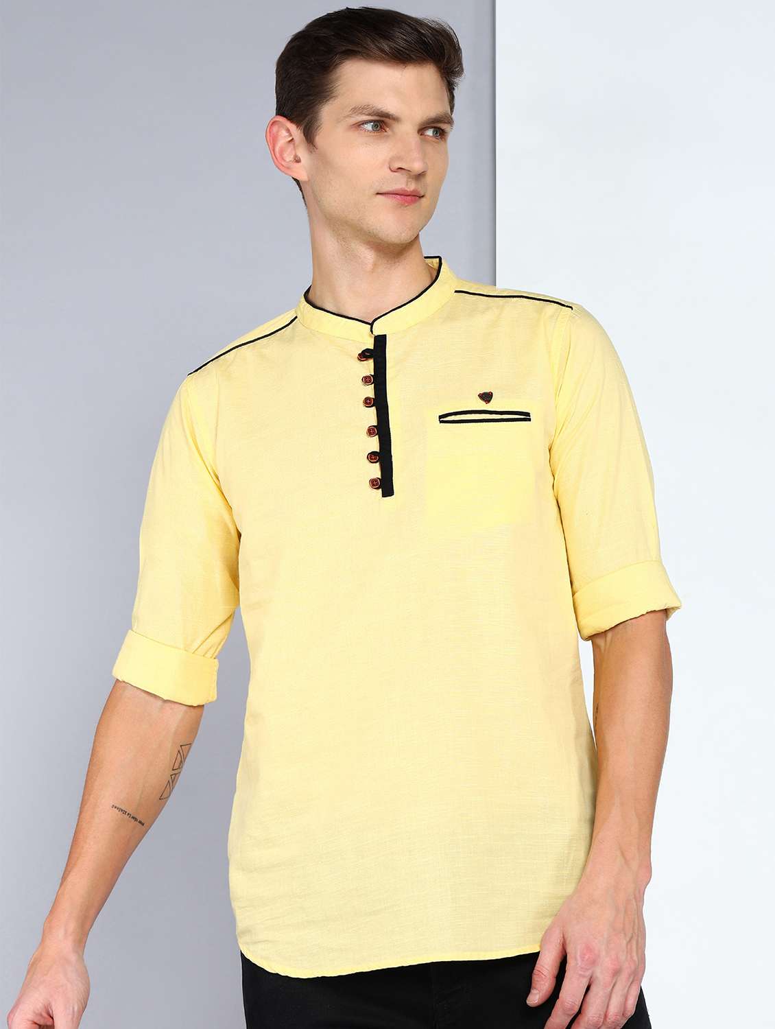 men solid mandarin neck short kurta