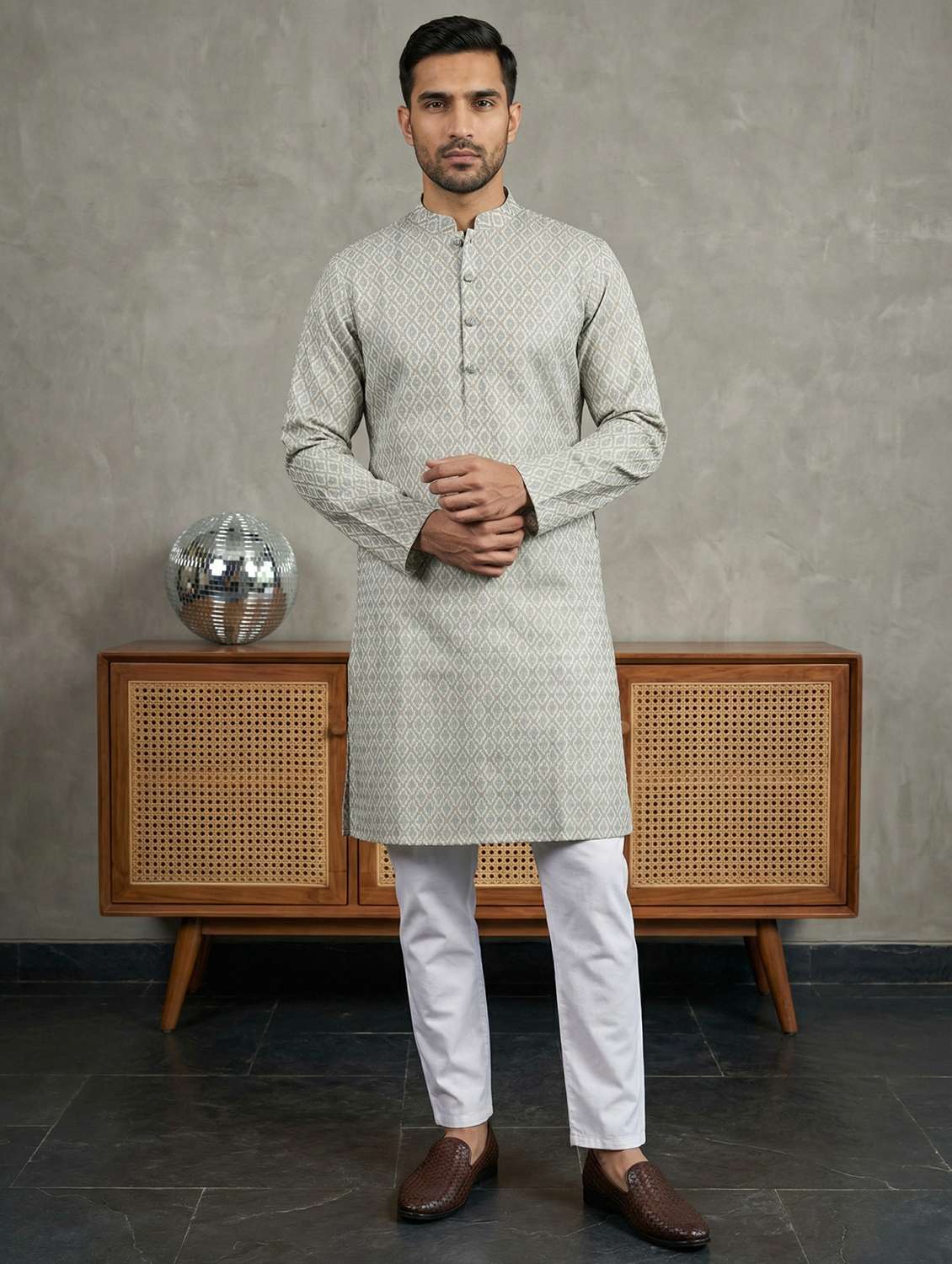 men printed mandarin neck kurta pyjama set