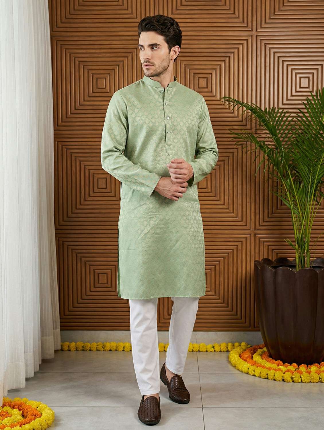 men self design mandarin neck kurta pyjama set