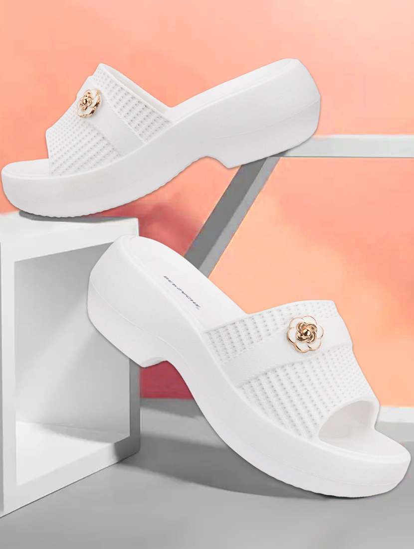 women white s flip flop