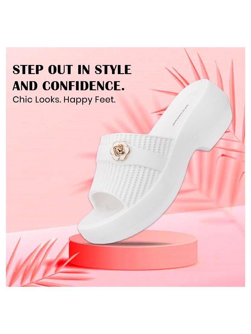 women white s flip flop - 22442109 -  Standard Image - 5