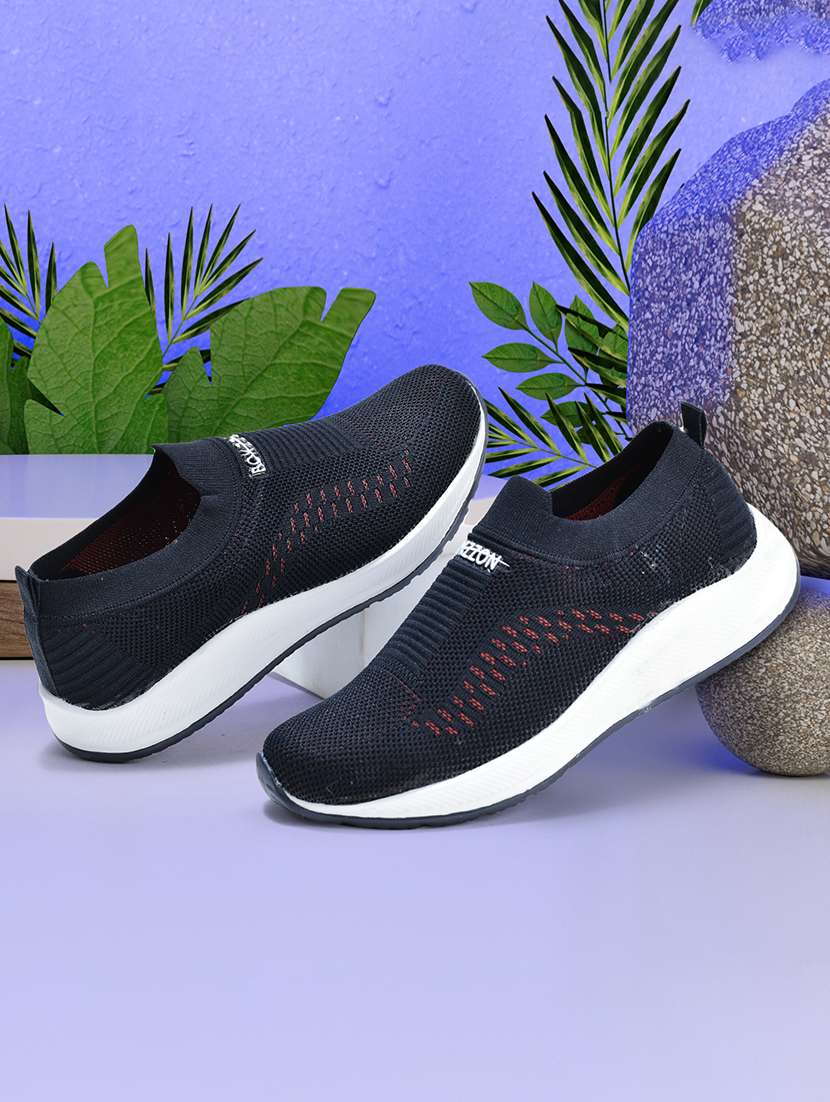 men solid slip on casual shoe