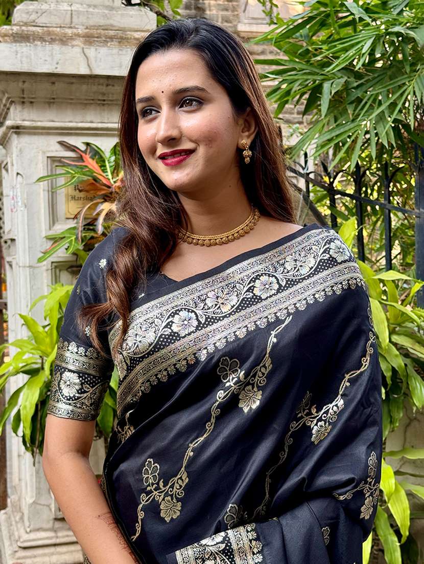 women self design banarasi saree with blouse - 22442944 -  Standard Image - 3