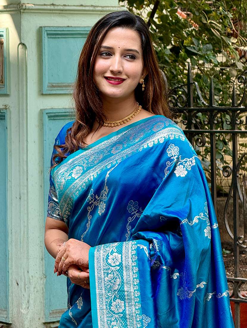 women self design banarasi saree with blouse - 22442945 -  Standard Image - 3