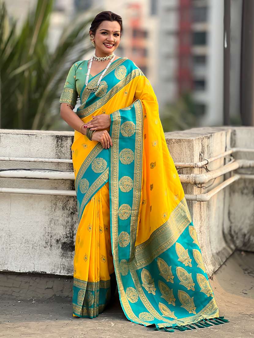women self design banarasi saree with blouse