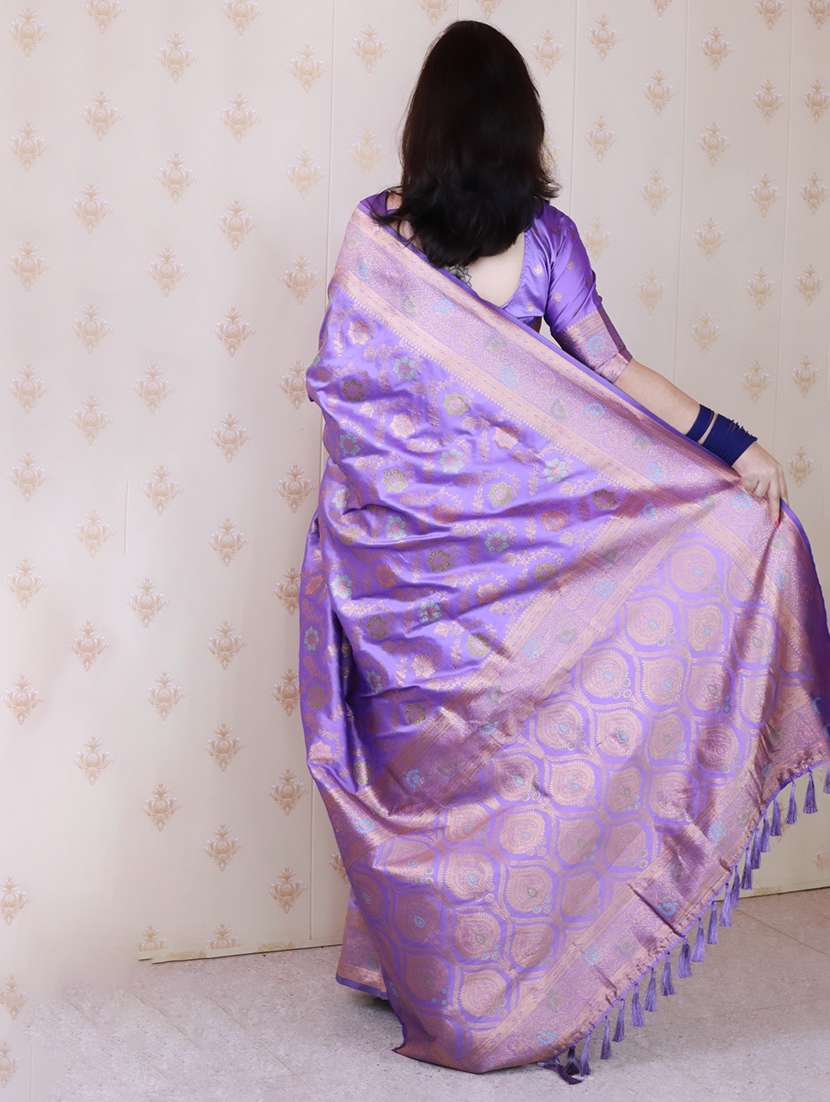 women self design banarasi saree with blouse - 22442975 -  Standard Image - 3