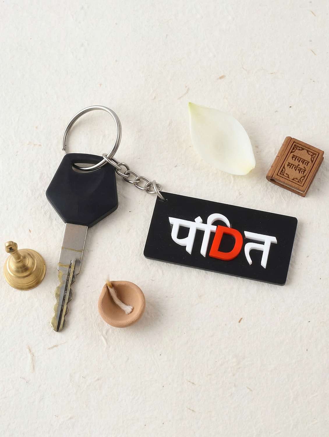 polyresin pandit  keychain