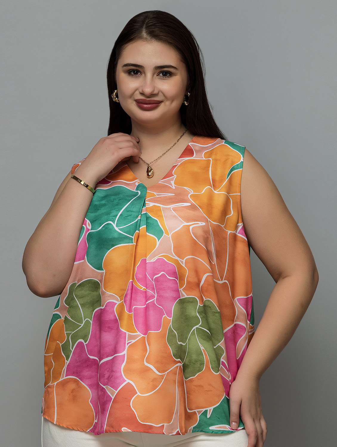 women plus size pinted sleeveless top